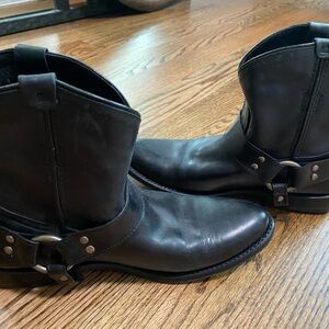 Frye Wyatt harness short black leather boot- excellent condition